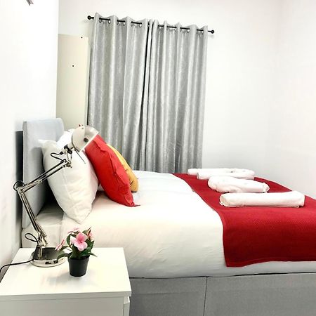 Bed and Breakfast Tea Revolution Лондон Экстерьер фото