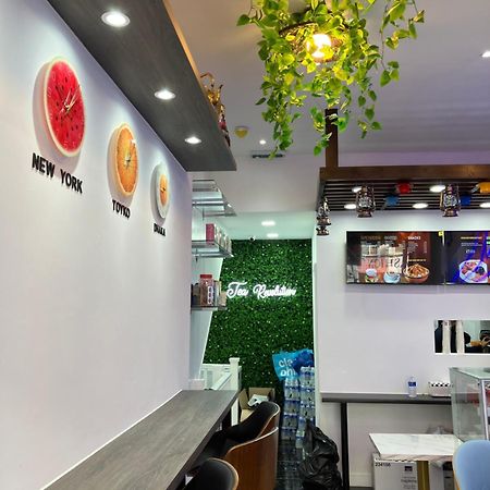 Bed and Breakfast Tea Revolution Лондон Экстерьер фото